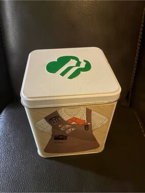 Vintage Collectible Girl Scouts USA Collectible Tin with Green Trefoil Logo
